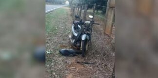 Seringueiro é entubado na UTI após carro invadir contramão e bater de frente com moto