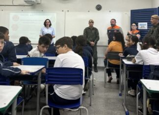 Defesa Civil promove ação de conscientização sobre mudanças climáticas na Escola Estadual Sarah Arnoldi Barbosa