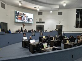 Câmara pauta veto ao projeto que busca garantir óculos de grau gratuitos para pessoas vulneráveis