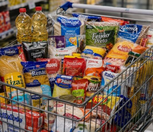 Cesta básica já consome mais da metade do salário
