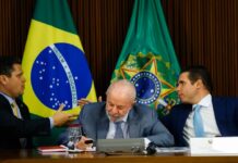 Congresso antecipa comissão da MP da taxa das blusinhas após reunião de Lula, Alcolumbre e Motta