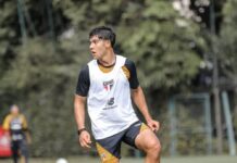 Nicolas volta a treinar no São Paulo depois de acidente; Artur participa