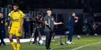 Guanaes vê Mirassol superior ao Palmeiras e evita falar de arbitragem: “Só lamento”