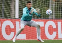 Kaique viaja para se tornar a maior venda de um goleiro do Palmeiras