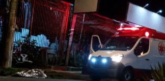Motociclista morre ao bater contra poste em Rio Preto