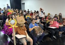 Alunos do Colégio Unifev transformam recicláveis em arte no projeto “Cosplay Sustentável”