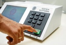 TSE abre e desmonta urna eletrônica ao vivo pela primeira vez