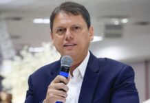 Tarcísio diz que STF está dividido em grupos que buscam “autoproteção”