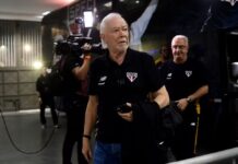 São Paulo atrasa também salários em carteira e não dá previsão de pagamento aos jogadores