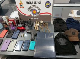 PM prende quatro suspeitos de roubo e recupera joias e eletrônicos