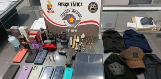 PM prende quatro suspeitos de roubo e recupera joias e eletrônicos