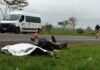 Motociclista morre após bater em caminhão-tanque na BR-153