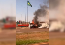 Caminhão pega fogo no trevo de Riolândia
