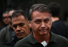 Moraes manda Exército destruir armas de Bolsonaro, mas mantém pistola apreendida em blitz
