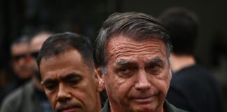 Moraes manda Exército destruir armas de Bolsonaro, mas mantém pistola apreendida em blitz