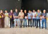 Sindicato dos Bancários de Votuporanga celebra categoria com a doação de 500 litros de leite para a Santa Casa