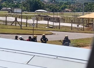 “SUSTO NO AR: avião da Gol com 190 pessoas faz pouso de emergência”.
