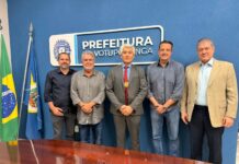Prefeito Jorge Seba recebe novo delegado seccional de Votuporanga