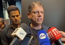 Após vitória de Lula, Tarcísio assume papel de principal voz da oposição