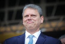 Tarcísio sobre Flávio mudar Constituição: “Algumas mudanças são necessárias”