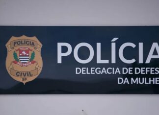 Funcionário de parque de diversão é preso suspeito de assediar adolescentes em troca de ingressos