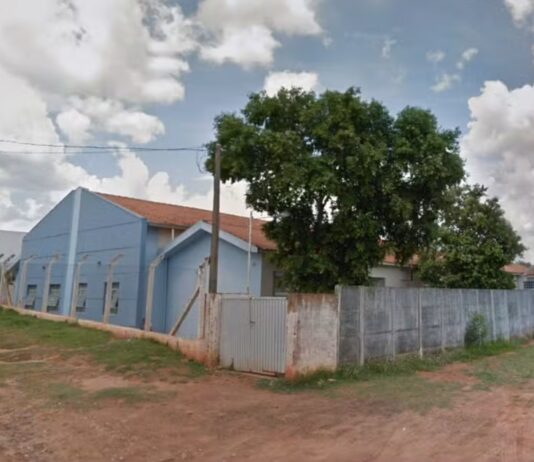 Professora é afastada após denúncia de mensagens de cunho sexual com alunos em Fernandópolis