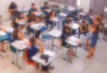 Professora é afastada após falas políticas e comentários discriminatórios em sala de aula
