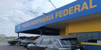PRF recupera veículo furtado em SP e apreende carro clonado em Rio Preto