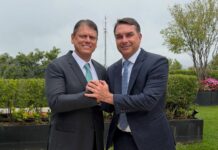 Flávio Bolsonaro e Tarcísio são os mais votados em Votuporanga
