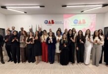 OAB Votuporanga entrega carteiras profissionais a 16 novos advogados formados pela Unifev
