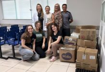 Estudantes de Medicina doam meia tonelada de alimentos para pacientes renais da Santa Casa